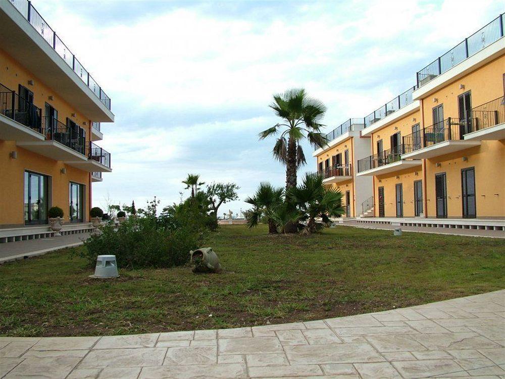 Royals Gate Hotel Rodi Garganico Exterior foto