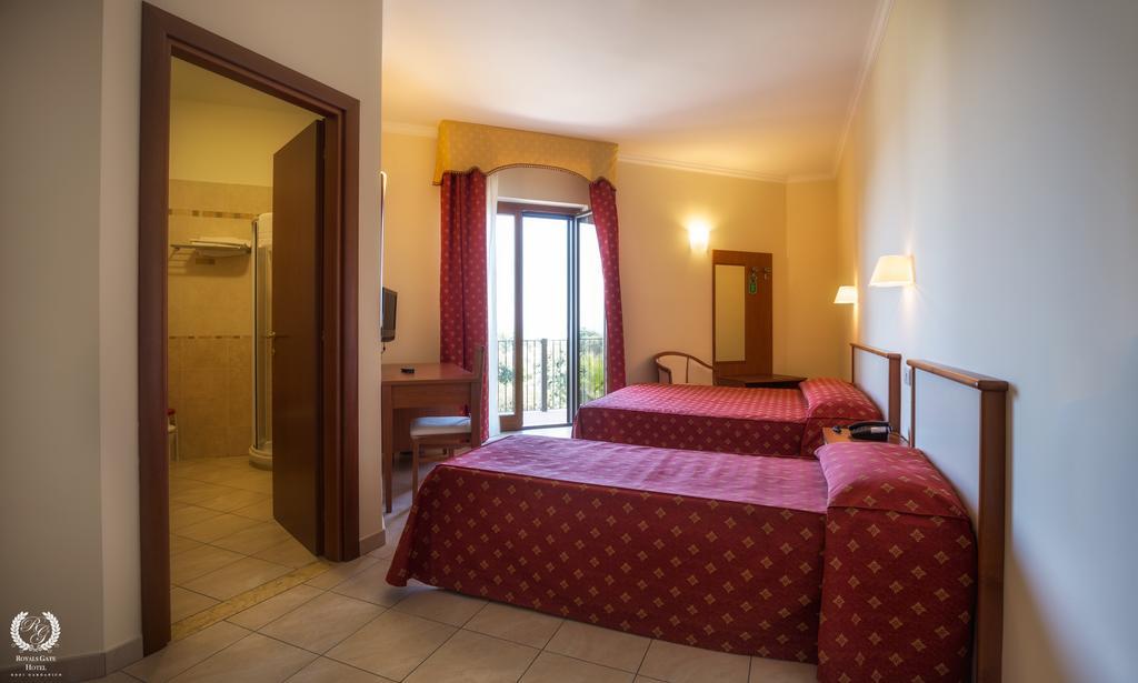 Royals Gate Hotel Rodi Garganico Exterior foto